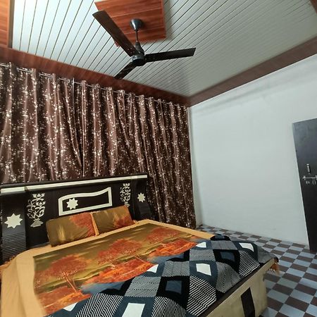 Keshav Narayan Home Stay Mathura Ngoại thất bức ảnh