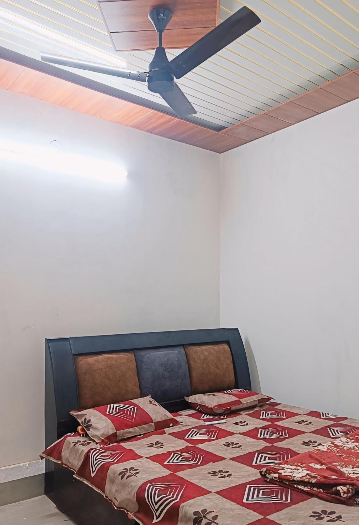 Keshav Narayan Home Stay Mathura Ngoại thất bức ảnh