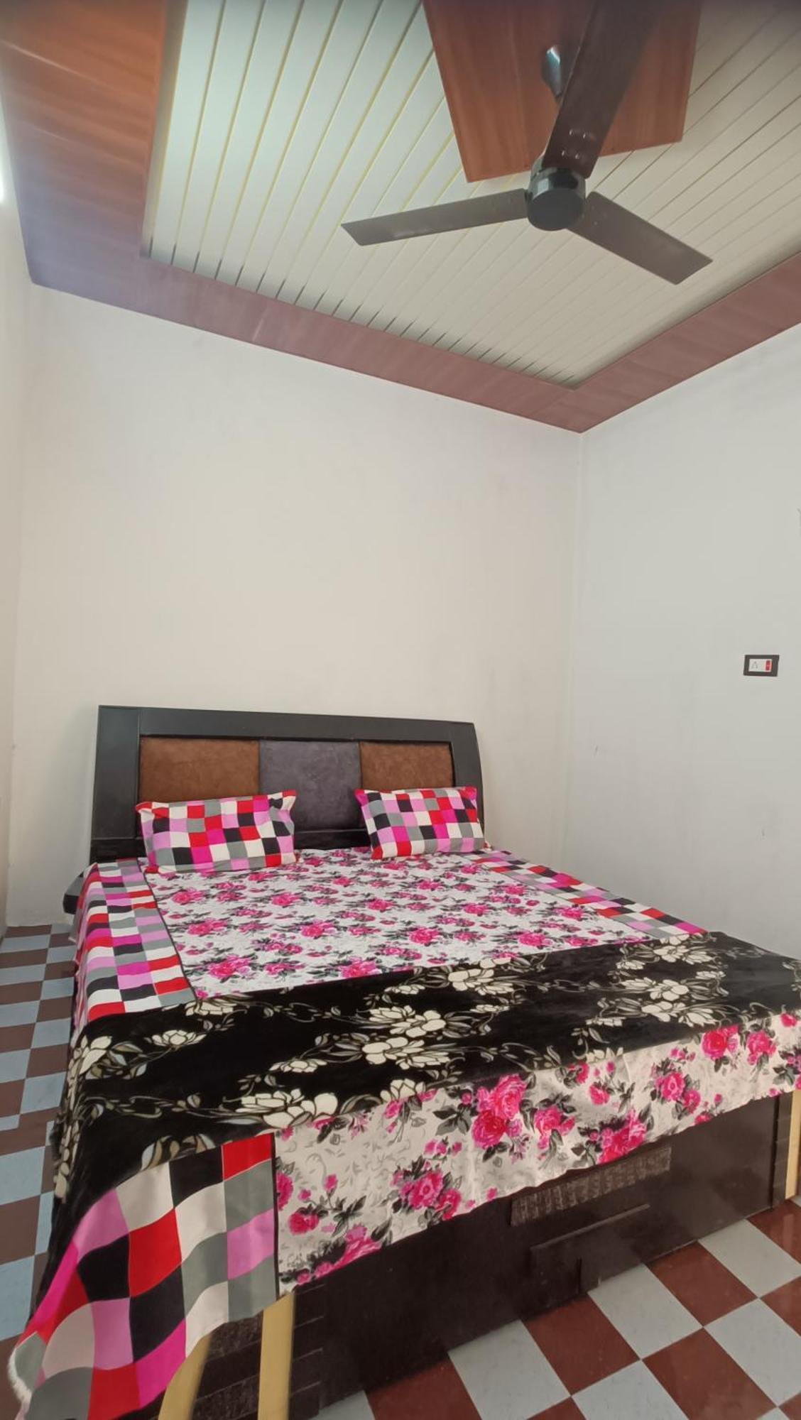 Keshav Narayan Home Stay Mathura Ngoại thất bức ảnh