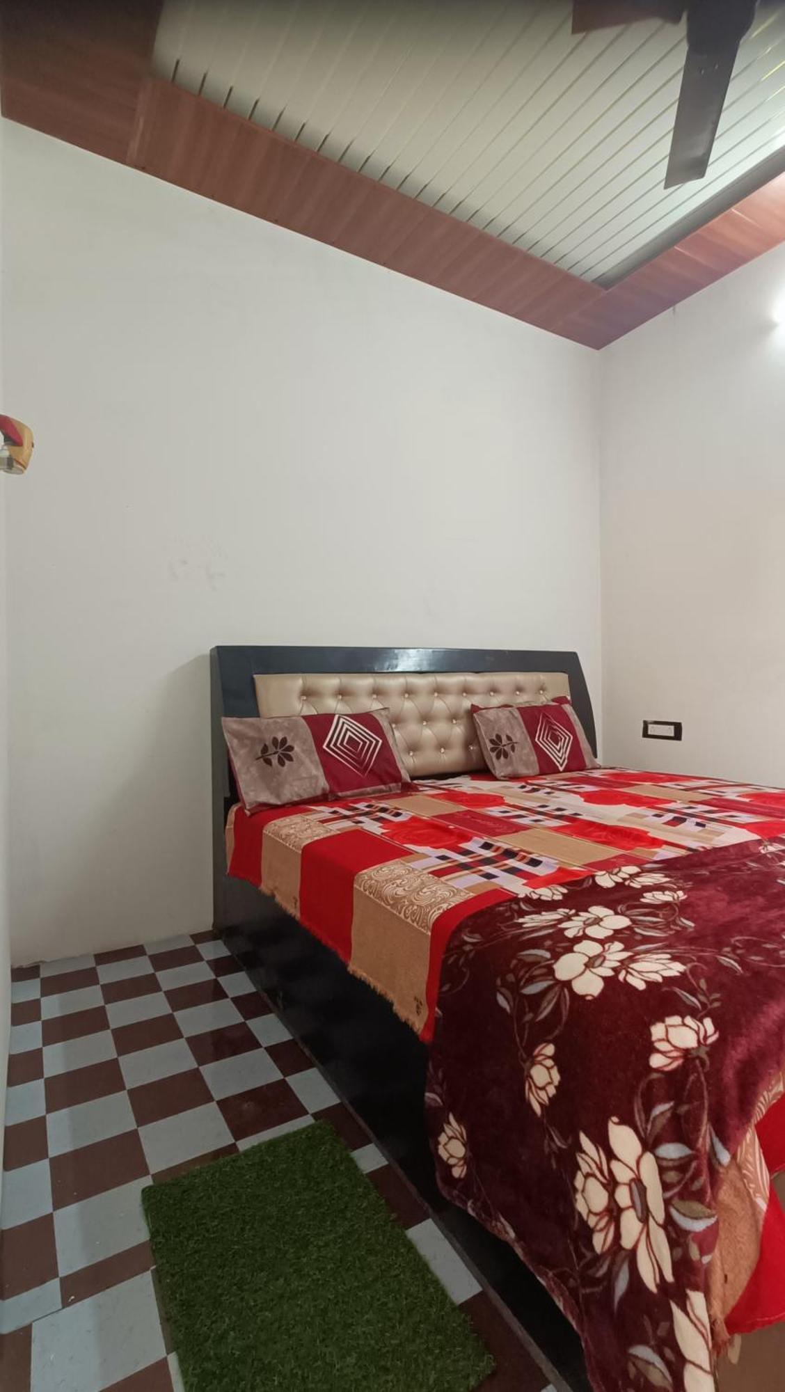 Keshav Narayan Home Stay Mathura Ngoại thất bức ảnh